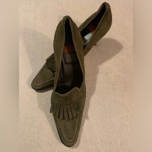 Designer GOFFREDO FANTINI Olive Suede w/ Fringe Heels. Worn Once. Sz. 36 1/2